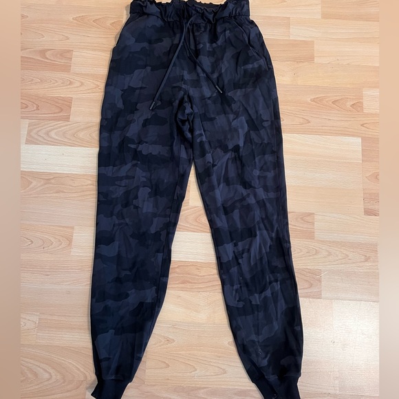 Lululemon Ready to Rulu High-Rise Joggers - Picture 2 of 3